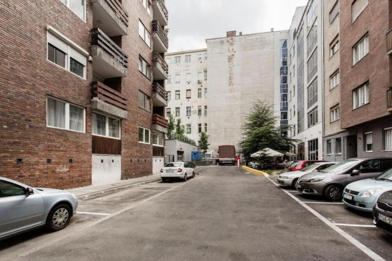 Ferienwohnung The Downtown Chill Budapest Exterior foto